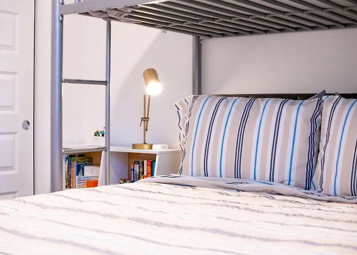 Vakantiehuis Enjoyable 3 Bedroom House With Heated Pool Option And Same As Hot Tub *