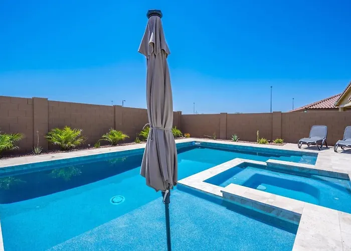 Vakantiehuis Enjoyable 3 Bedroom House With Heated Pool Option And Same As Hot Tub *